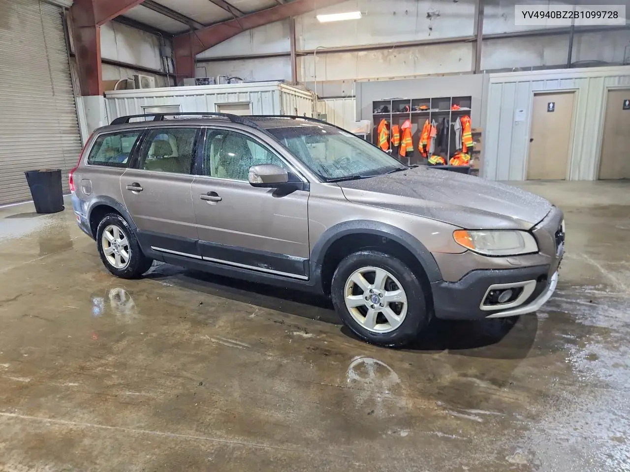 2011 Volvo Xc70 3.2 VIN: YV4940BZ2B1099728 Lot: 85610145