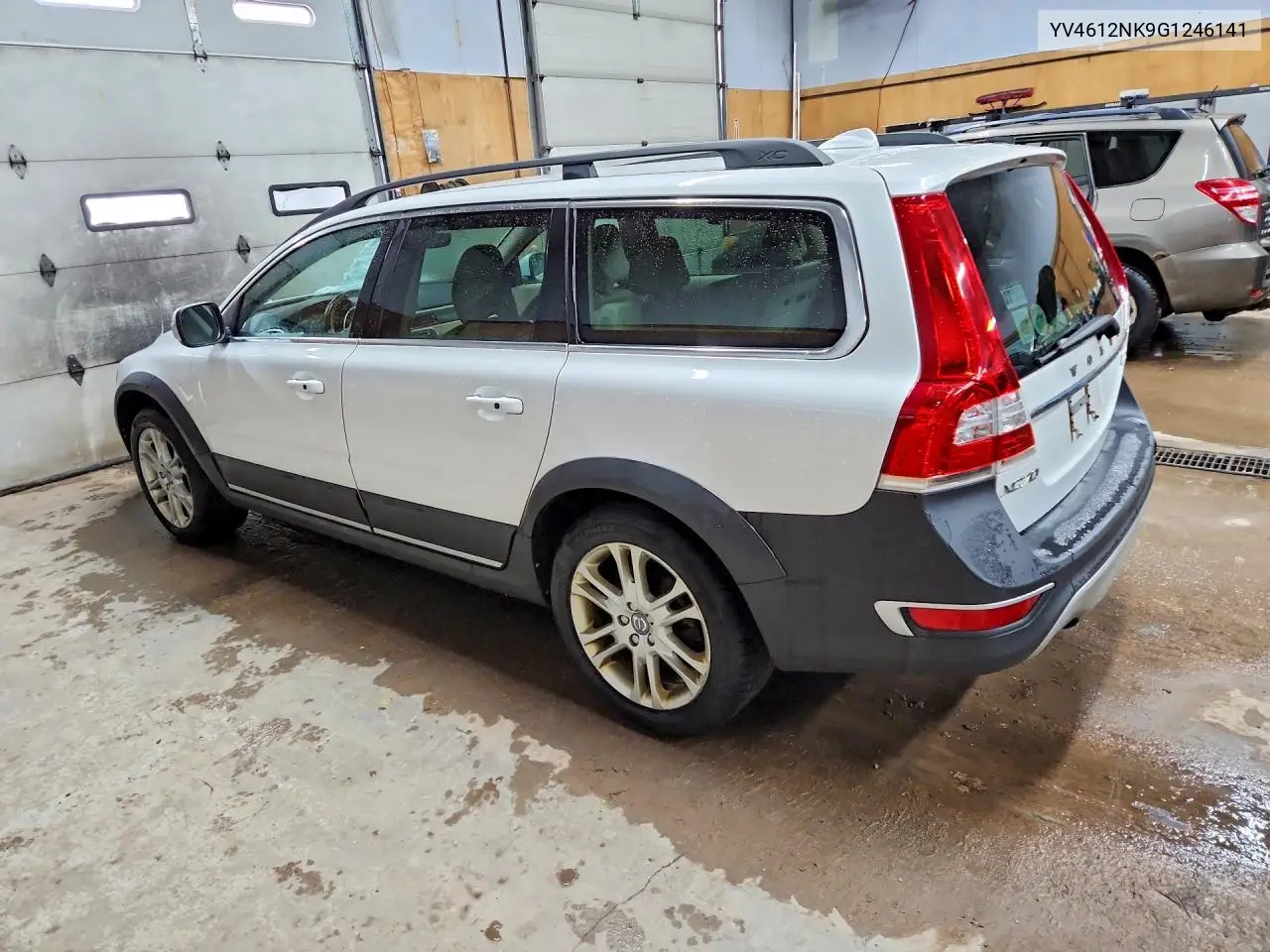 2016 Volvo Xc70 T5 Premier VIN: YV4612NK9G1246141 Lot: 41989616