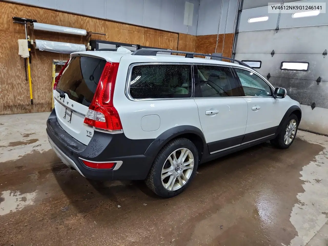 2016 Volvo Xc70 T5 Premier VIN: YV4612NK9G1246141 Lot: 41989616