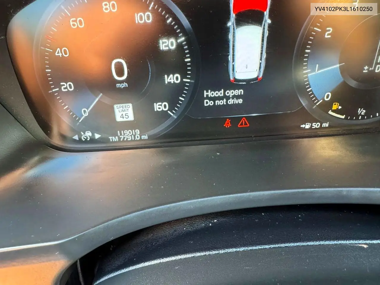 2020 Volvo Xc90 T5 Momentum VIN: YV4102PK3L1610250 Lot: 62202136