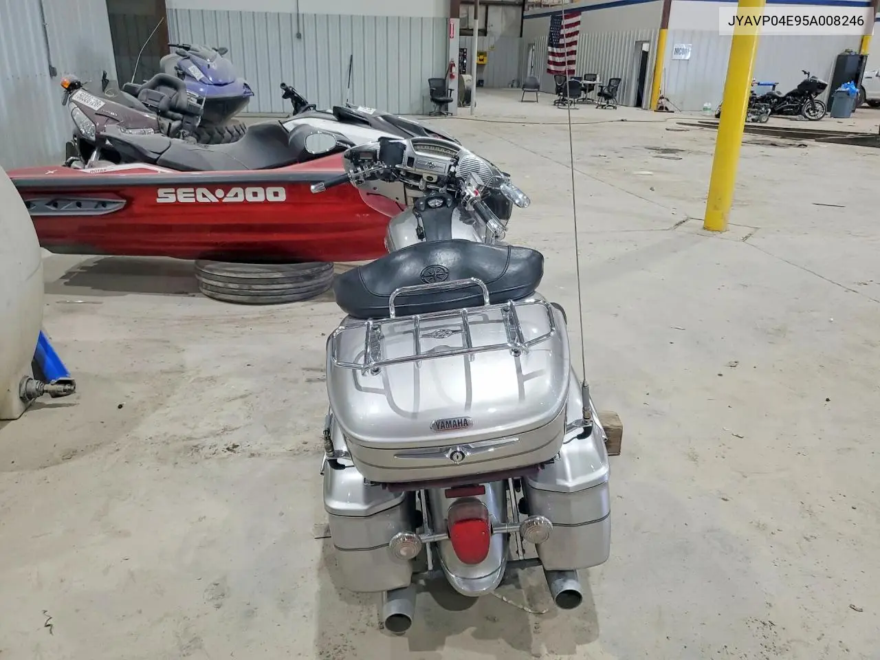 2005 Yamaha Xvz13 Tf VIN: JYAVP04E95A008246 Lot: 57419606