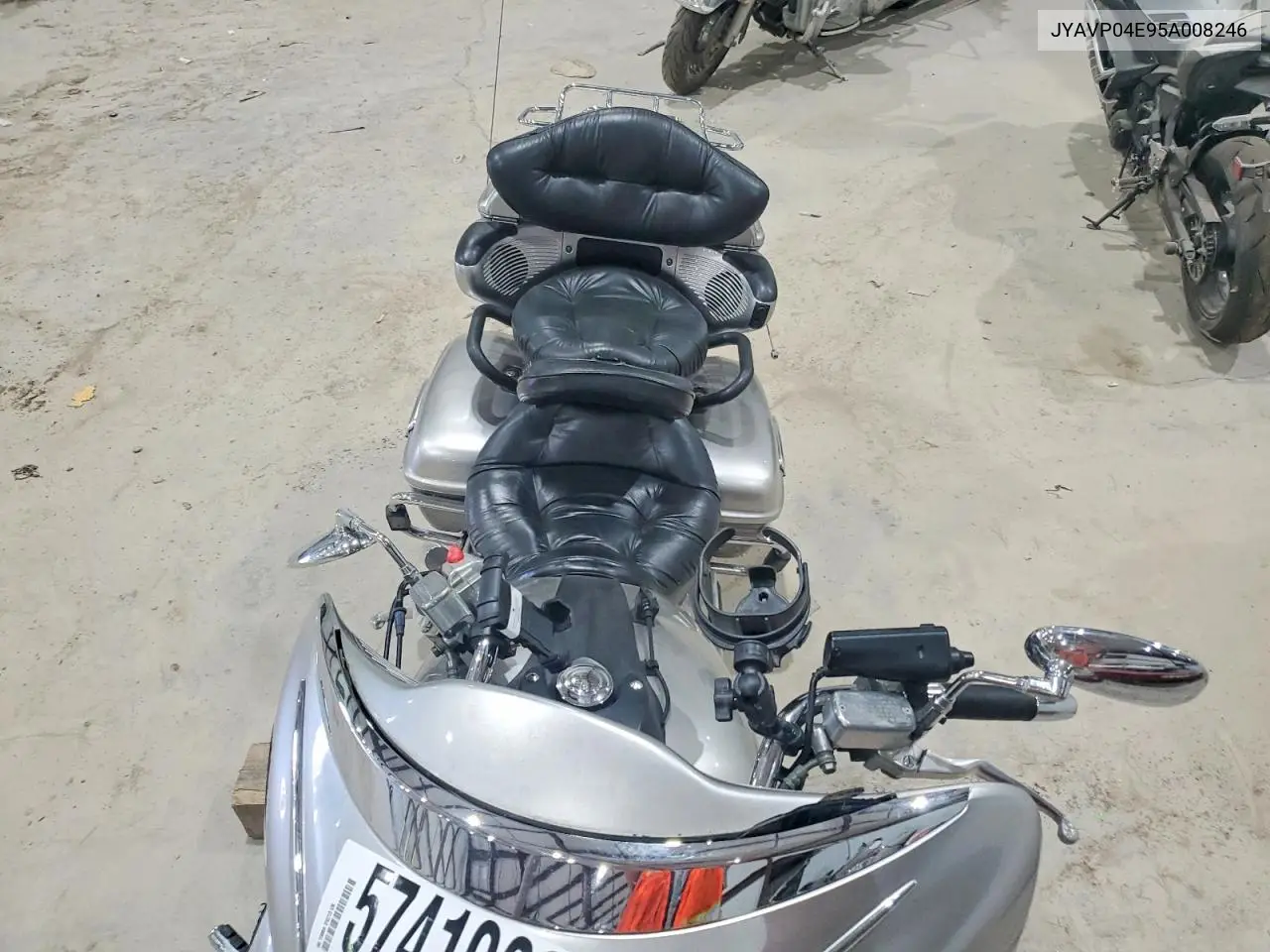 2005 Yamaha Xvz13 Tf VIN: JYAVP04E95A008246 Lot: 57419606