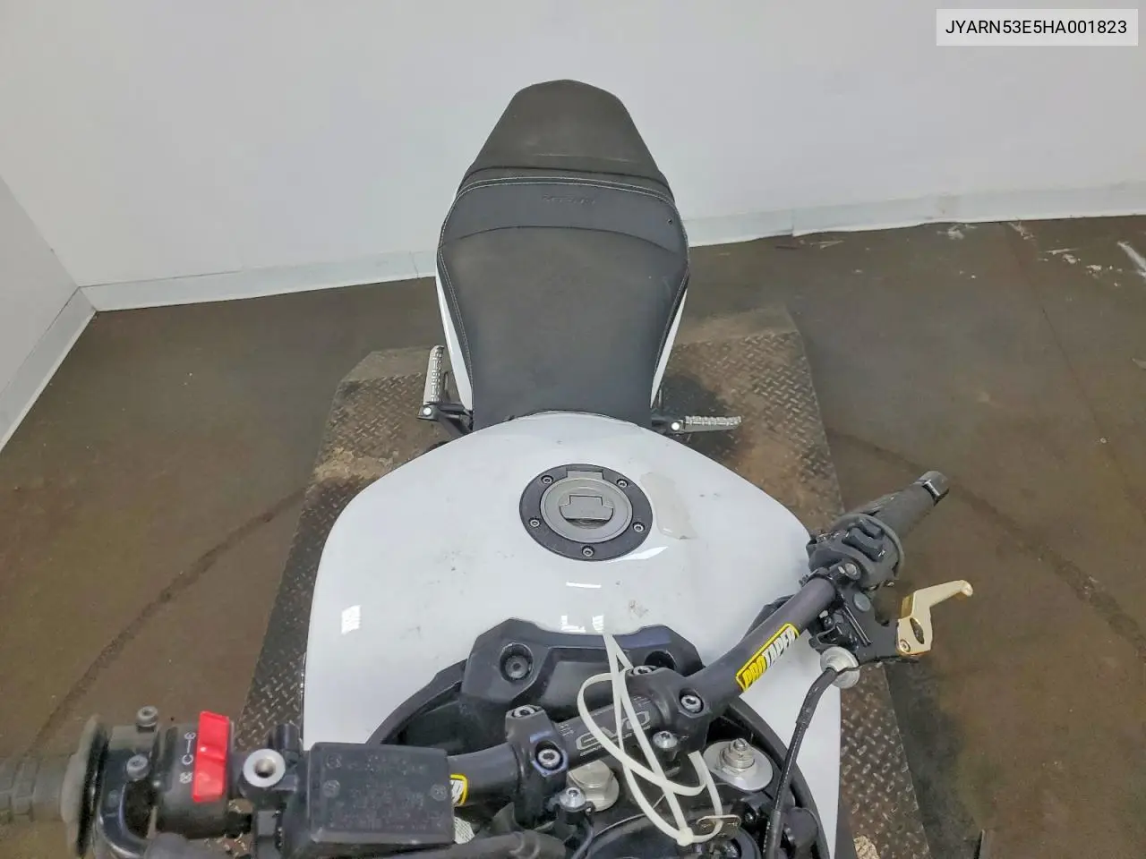 2017 Yamaha Fz09 VIN: JYARN53E5HA001823 Lot: 52703306