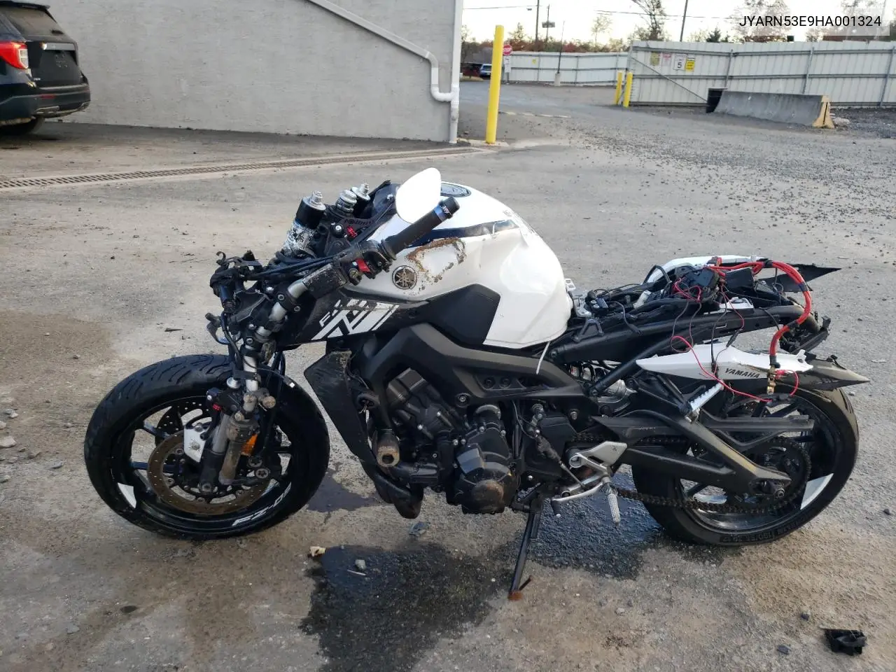 2017 Yamaha Fz09 VIN: JYARN53E9HA001324 Lot: 90643895