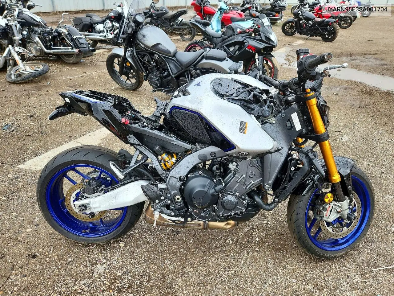 2025 Yamaha Mt09 Sp VIN: JYARN95E3SA001704 Lot: 49392906