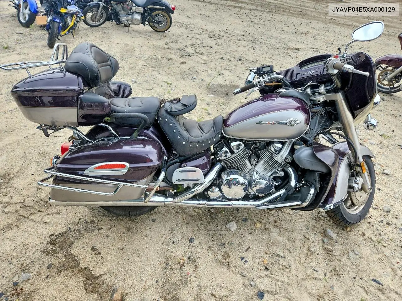 1999 Yamaha Xvz13 Tf VIN: JYAVP04E5XA000129 Lot: 61023226