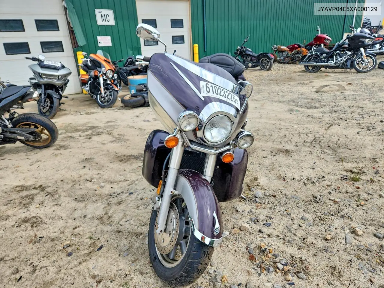 1999 Yamaha Xvz13 Tf VIN: JYAVP04E5XA000129 Lot: 61023226