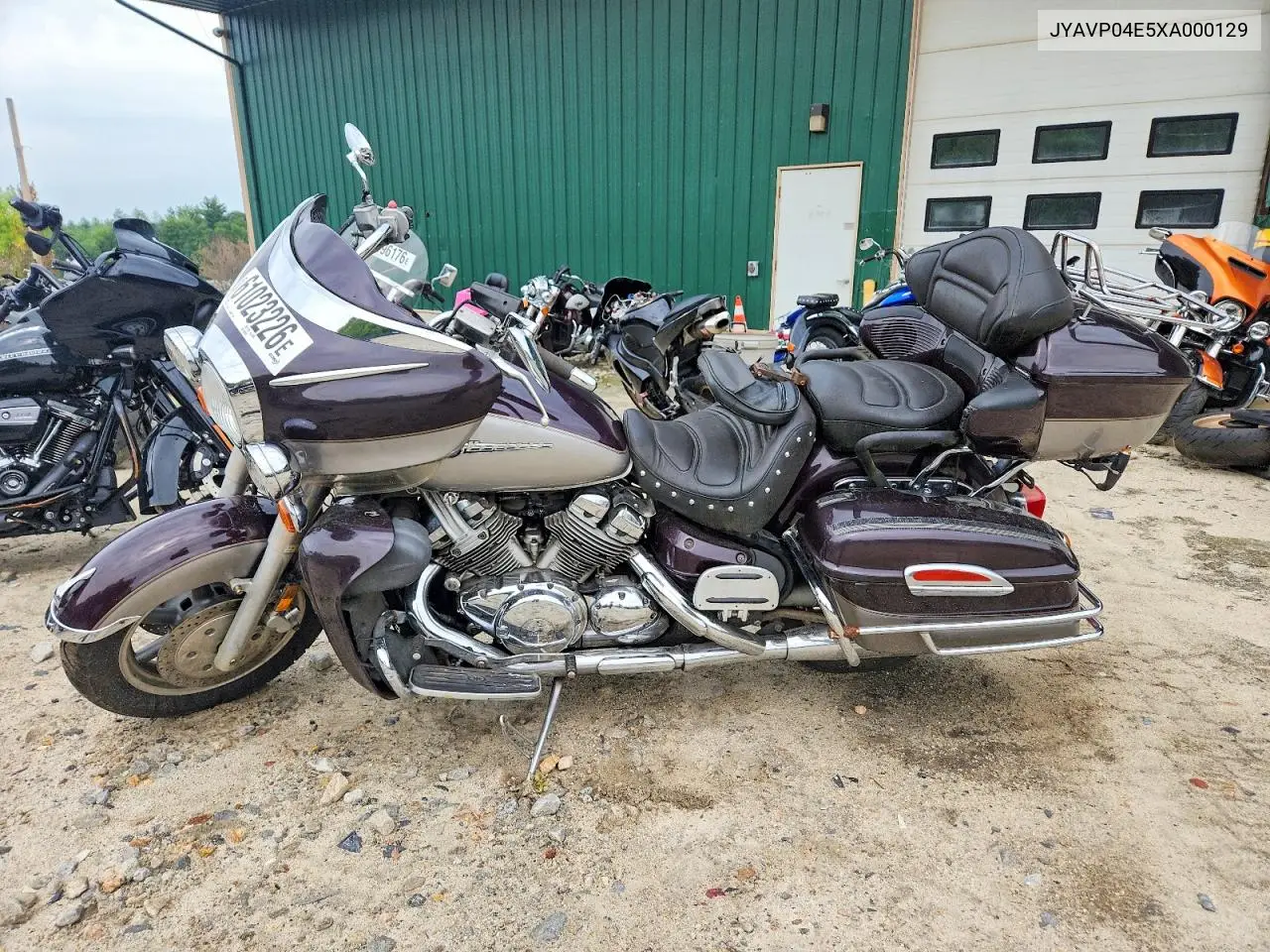 1999 Yamaha Xvz13 Tf VIN: JYAVP04E5XA000129 Lot: 61023226