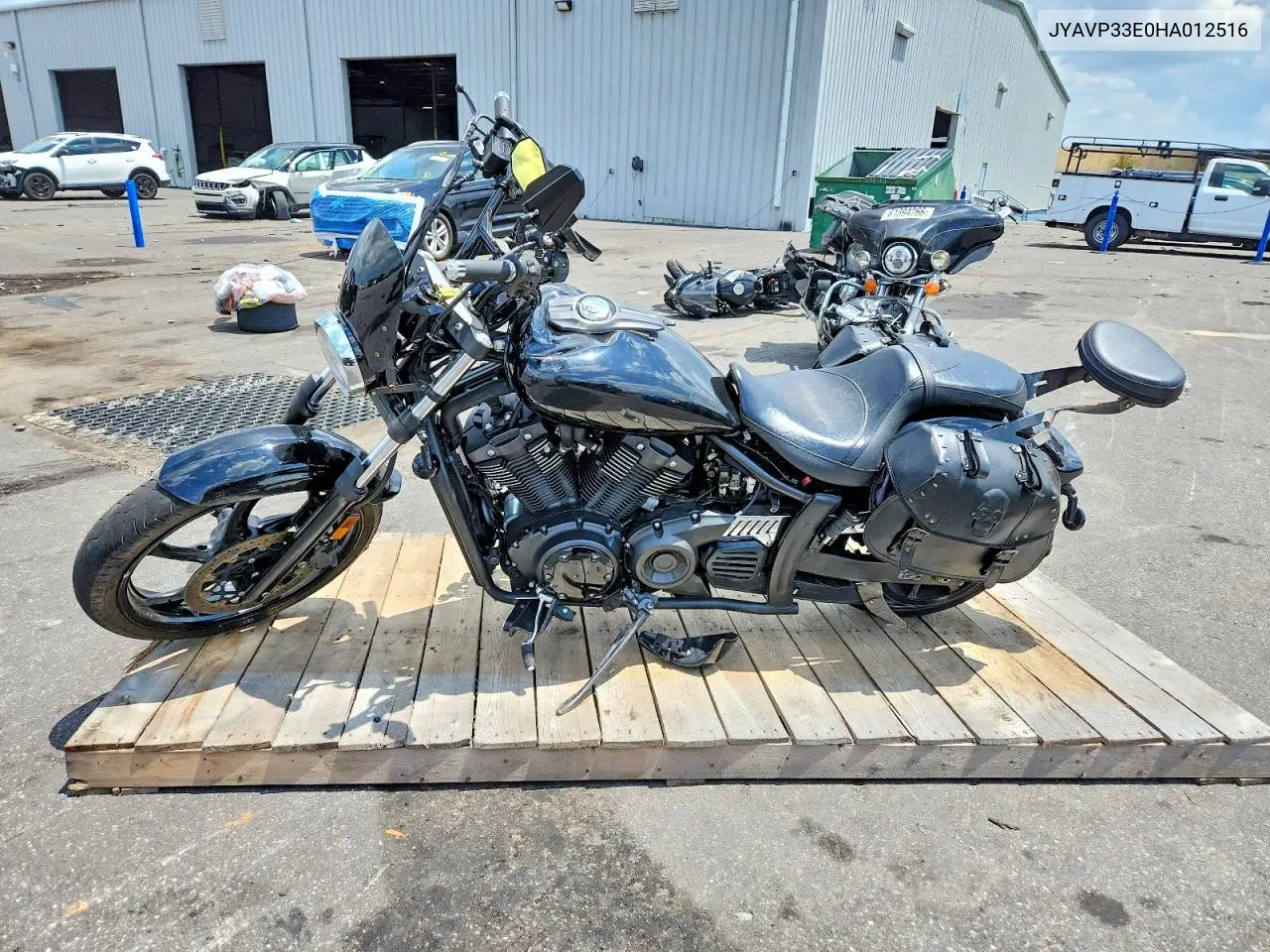 2017 Yamaha Xvs1300 Cu VIN: JYAVP33E0HA012516 Lot: 61547836