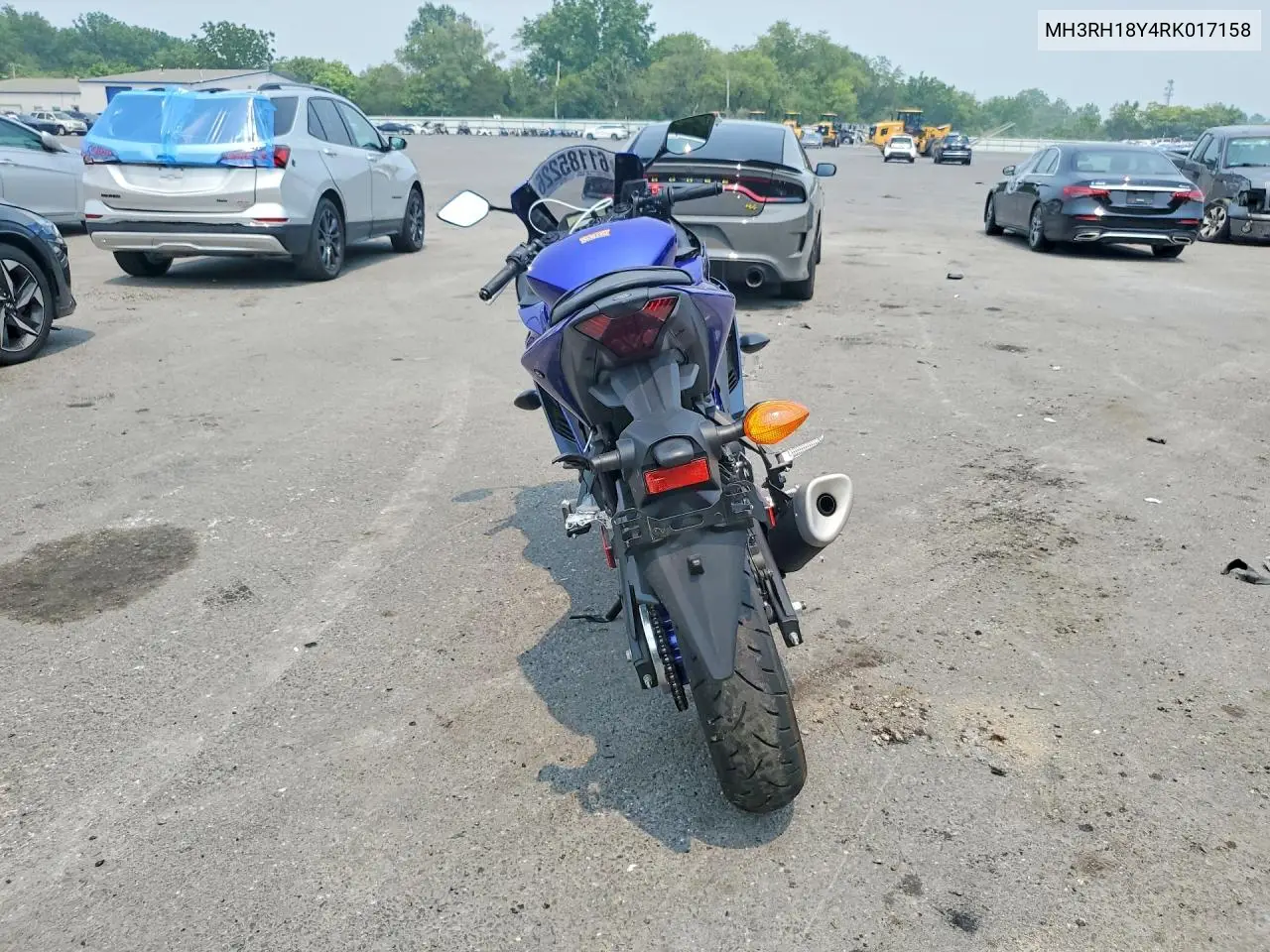 2024 Yamaha Yzfr3 A VIN: MH3RH18Y4RK017158 Lot: 61185226