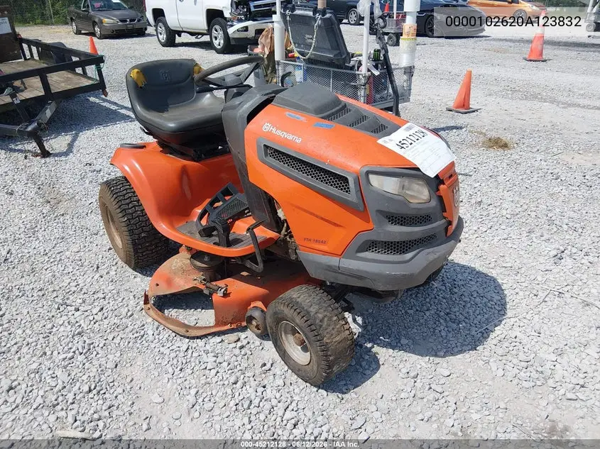 2018 Husqvarna Yth18542 Riding Lawnmower VIN: 102620A123832 Lot: 45212128