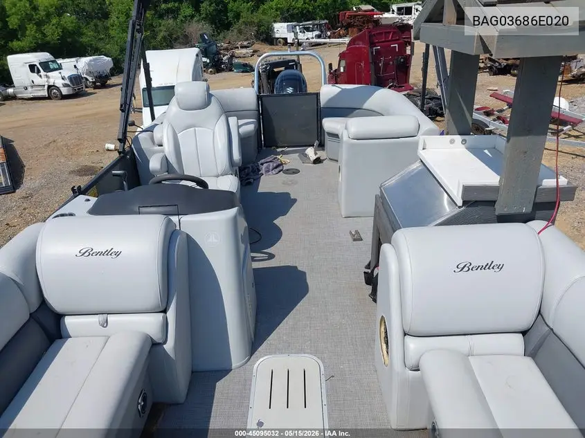 2020 Bentley 243 Navigator VIN: BAG03686E020 Lot: 45095032