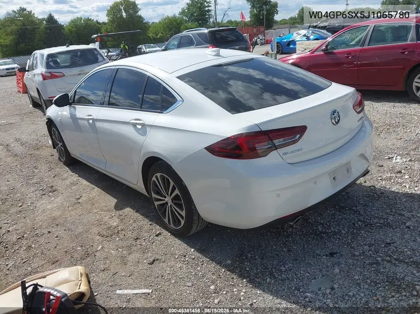 2018 Buick Regal Sportback Essence VIN: W04GP6SX5J1065780 Lot: 45381456
