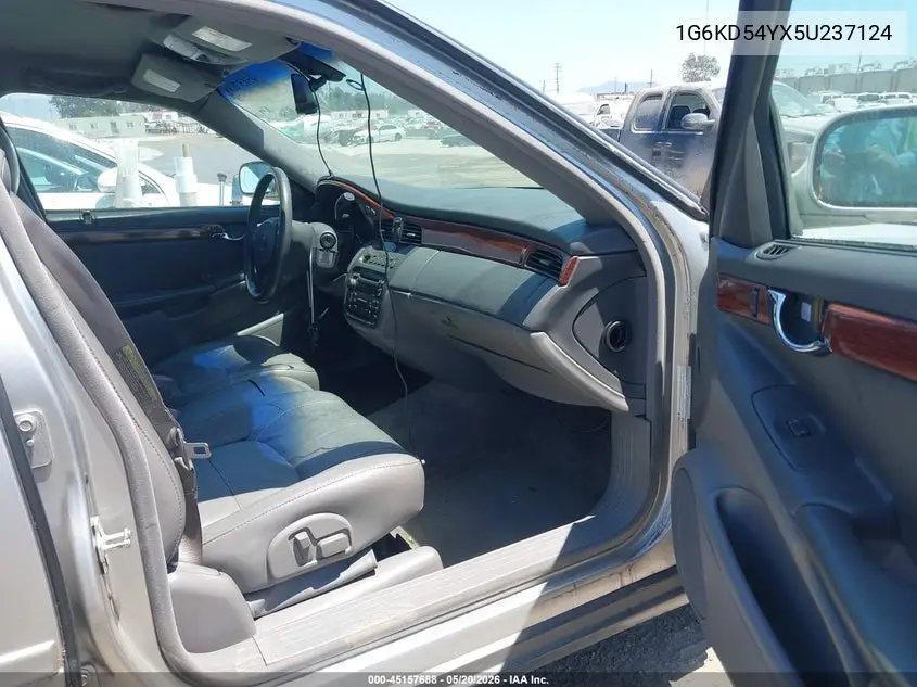 2005 Cadillac Deville Livery VIN: 1G6KD54YX5U237124 Lot: 45157688