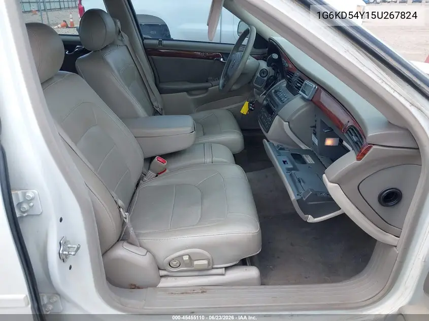 2005 Cadillac Deville Livery Pkg VIN: 1G6KD54Y15U267824 Lot: 45455110
