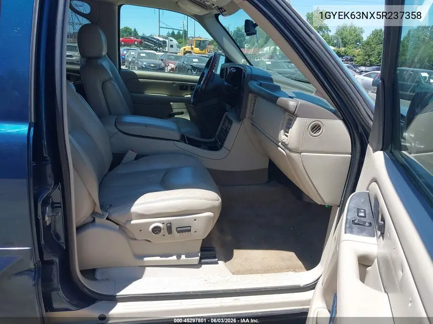 2005 Cadillac Escalade Standard VIN: 1GYEK63NX5R237358 Lot: 45297801