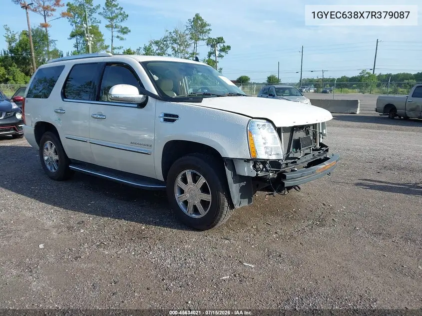 2007 Cadillac Escalade Standard VIN: 1GYEC638X7R379087 Lot: 45634021
