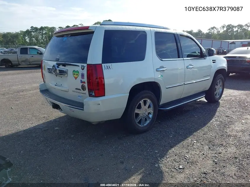 2007 Cadillac Escalade Standard VIN: 1GYEC638X7R379087 Lot: 45634021
