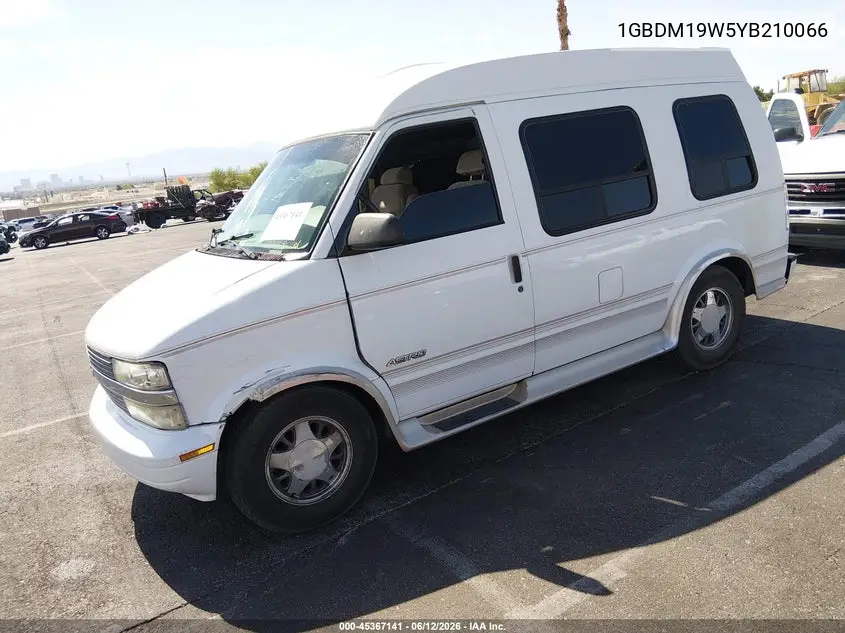 2000 Chevrolet Astro Upfitter Pkg. VIN: 1GBDM19W5YB210066 Lot: 45367141