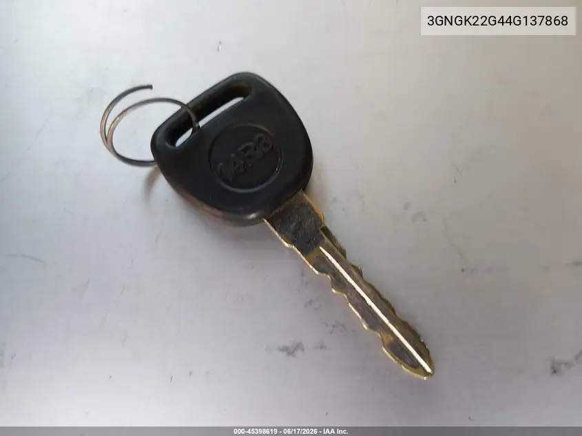 2004 Chevrolet Avalanche 2500 VIN: 3GNGK22G44G137868 Lot: 45398619