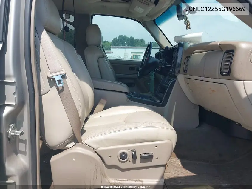 2005 Chevrolet Avalanche 1500 Z66 VIN: 3GNEC12Z55G196669 Lot: 45301524