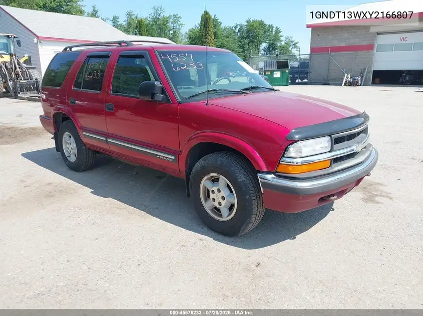 2000 Chevrolet Blazer Ls VIN: 1GNDT13WXY2166807 Lot: 45576233