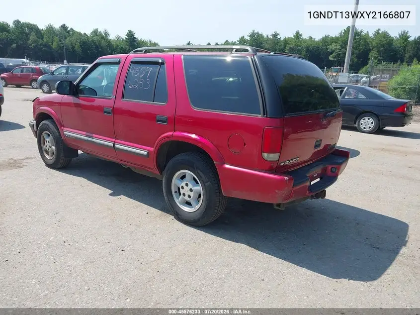 2000 Chevrolet Blazer Ls VIN: 1GNDT13WXY2166807 Lot: 45576233