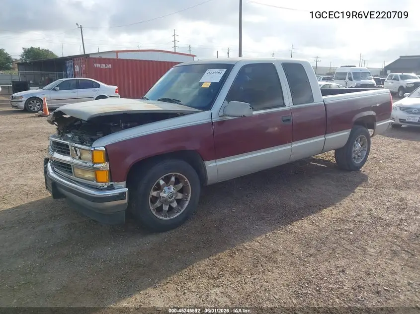 1997 Chevrolet C1500 Fleetside VIN: 1GCEC19R6VE220709 Lot: 45245592