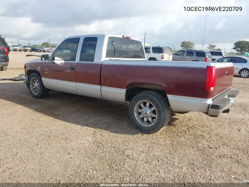 1997 Chevrolet C1500 Fleetside VIN: 1GCEC19R6VE220709 Lot: 45245592