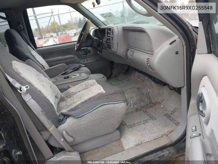 3GNFK16R9XG255548 1999 Chevrolet Suburban 1500 Lt