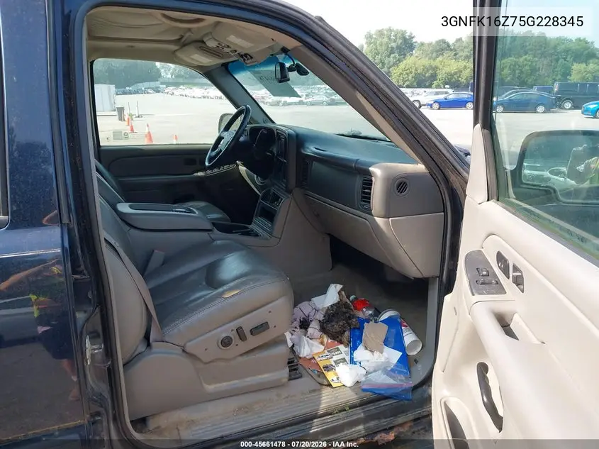2005 Chevrolet Suburban 1500 Lt VIN: 3GNFK16Z75G228345 Lot: 45661478