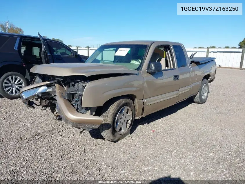 1GCEC19V37Z163250 2007 Chevrolet Silverado 1500 Classic Lt1
