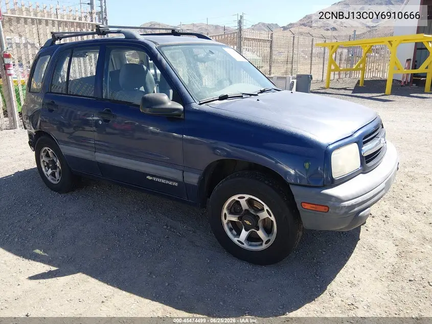 2000 Chevrolet Tracker Hard Top VIN: 2CNBJ13C0Y6910666 Lot: 45474499