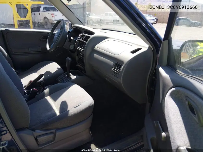 2000 Chevrolet Tracker Hard Top VIN: 2CNBJ13C0Y6910666 Lot: 45474499