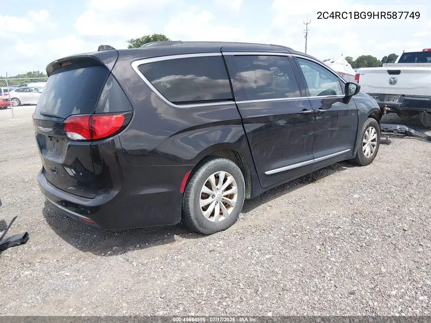 2017 Chrysler Pacifica Touring-L VIN: 2C4RC1BG9HR587749 Lot: 45664595