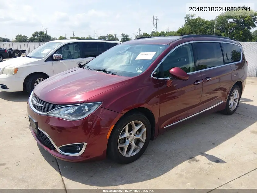 2017 Chrysler Pacifica Touring-L VIN: 2C4RC1BG2HR832794 Lot: 45680692