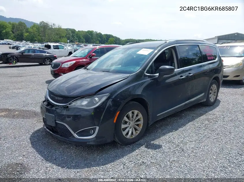 2019 Chrysler Pacifica Touring L VIN: 2C4RC1BG6KR685807 Lot: 45680047