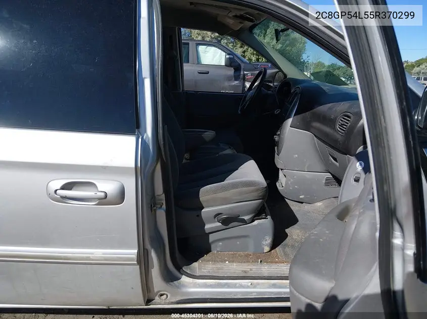 2005 Chrysler Town & Country Touring VIN: 2C8GP54L55R370299 Lot: 45304301