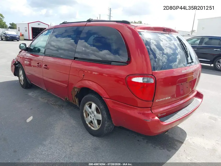 2005 Dodge Caravan Sxt VIN: 2D8GP44L35R201251 Lot: 45674264