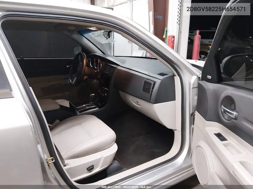2005 Dodge Magnum Rt VIN: 2D8GV58225H654571 Lot: 45171943