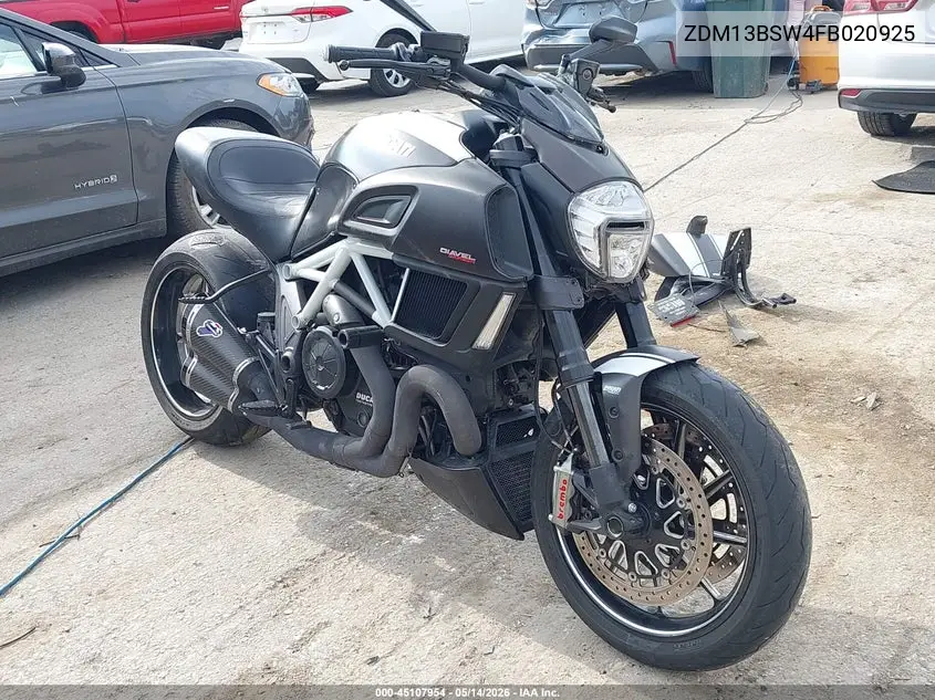 2015 Ducati Diavel VIN: ZDM13BSW4FB020925 Lot: 45107954