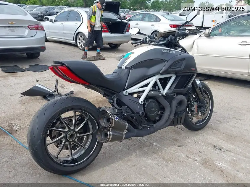 2015 Ducati Diavel VIN: ZDM13BSW4FB020925 Lot: 45107954