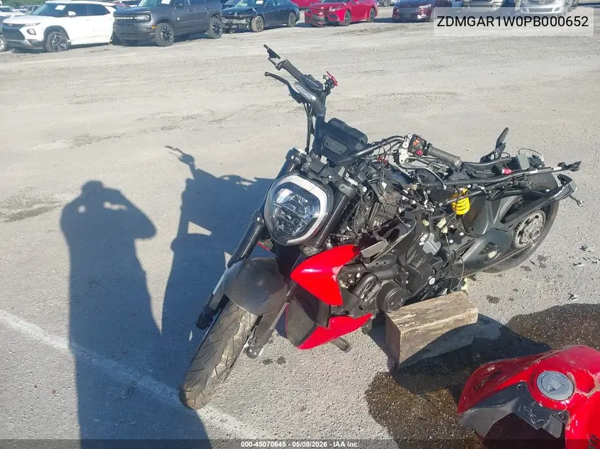 2023 Ducati Diavel V4 VIN: ZDMGAR1W0PB000652 Lot: 45070645