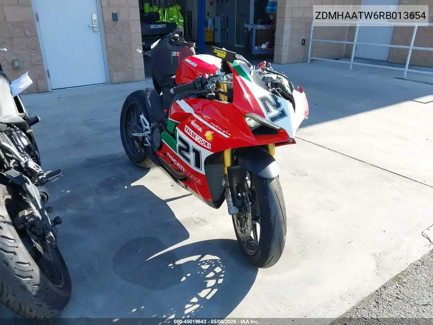 2024 Ducati Panigale V2 VIN: ZDMHAATW6RB013654 Lot: 45019643