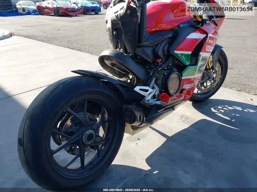 2024 Ducati Panigale V2 VIN: ZDMHAATW6RB013654 Lot: 45019643