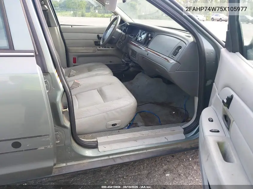 2005 Ford Crown Victoria Lx/Lx Sport VIN: 2FAHP74W75X105977 Lot: 45415956
