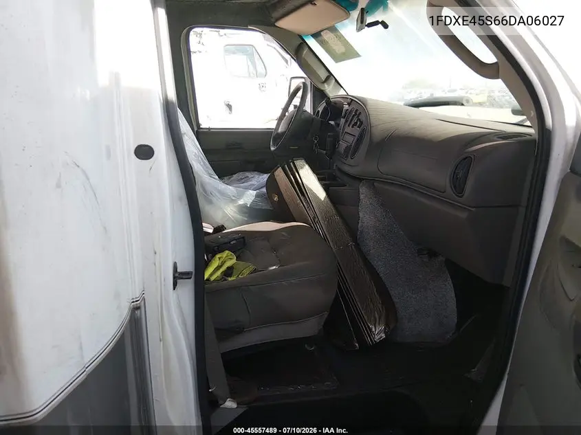 2006 Ford E-450 Cutaway VIN: 1FDXE45S66DA06027 Lot: 45557489