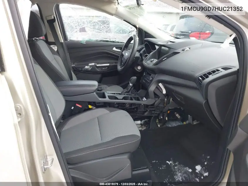 1FMCU9GD7HUC21352 2017 Ford Escape Se