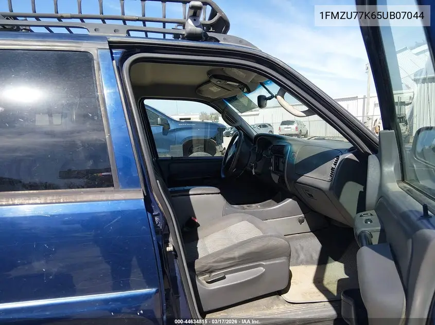 2005 Ford Explorer Sport Trac Adrenalin/Xls/Xlt VIN: 1FMZU77K65UB07044 Lot: 44634815
