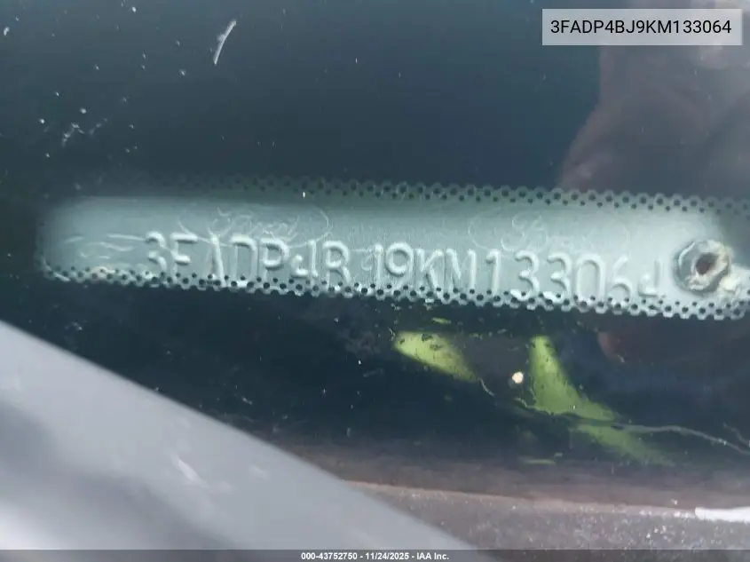 3FADP4BJ9KM133064 2019 Ford Fiesta Se